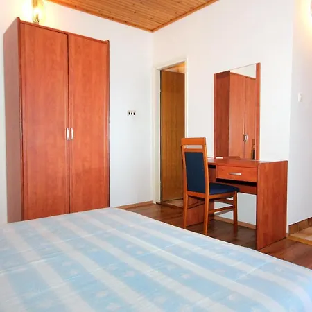 Apartment Mandre 3557a